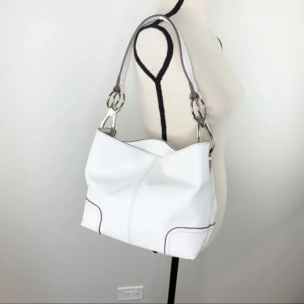 White Hobo Bag w/chunky Silver Rings‎